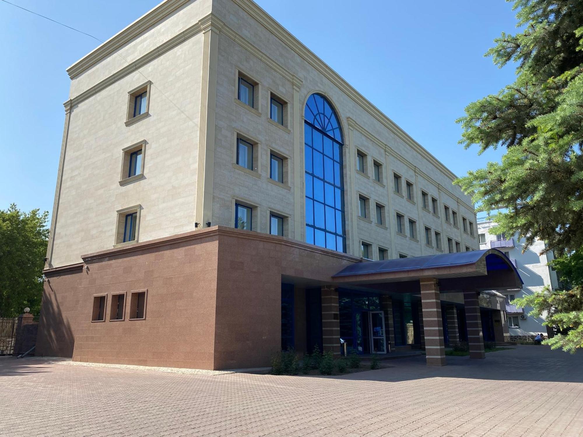 Nurtau Hotel Pavlodar Exterior photo